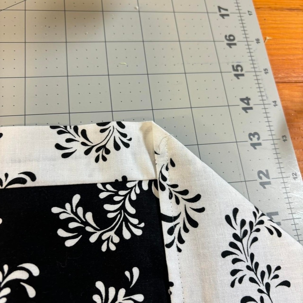 Homemade table runner - Picture 5 of 8